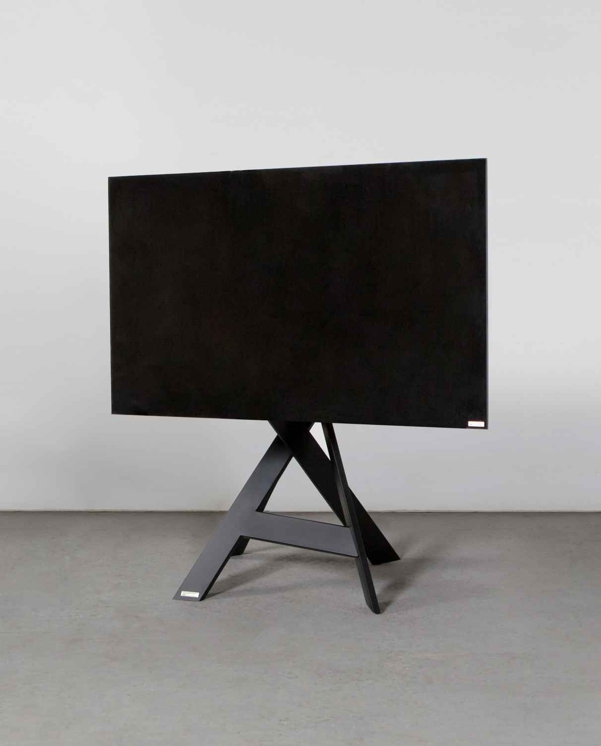 wissmann-113-TV-Staender_2_11zon